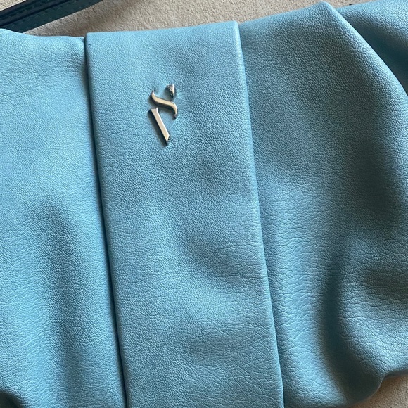 Simply Vera Vera Wang Blue-Grey  Wristlet - Picture 2 of 5